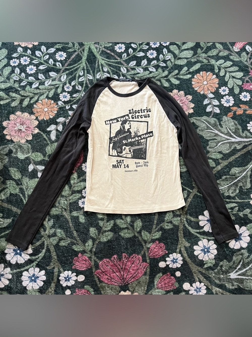 💗 Brandy Melville Electric Circus Long Sleeve 💗